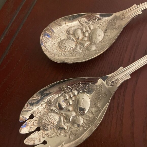 2 Piece Silver-Plated Salad Serving Spoons | Sheffield England Fruit Design - Picture 2 of 4